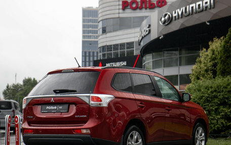 Mitsubishi Outlander III рестайлинг 3, 2013 год, 1 438 000 рублей, 2 фотография