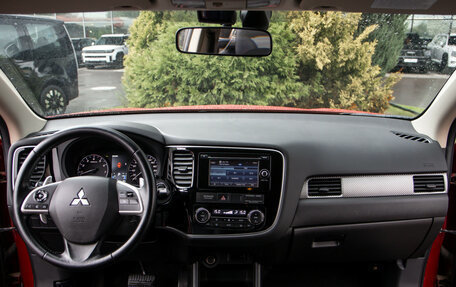 Mitsubishi Outlander III рестайлинг 3, 2013 год, 1 438 000 рублей, 9 фотография