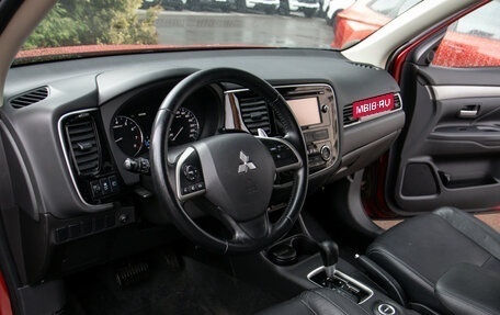 Mitsubishi Outlander III рестайлинг 3, 2013 год, 1 438 000 рублей, 12 фотография