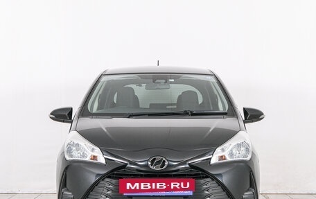 Toyota Vitz, 2019 год, 899 000 рублей, 2 фотография