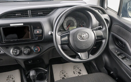 Toyota Vitz, 2019 год, 899 000 рублей, 10 фотография