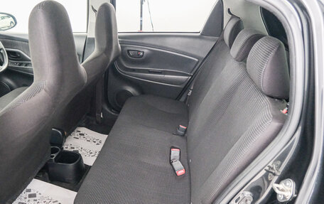 Toyota Vitz, 2019 год, 899 000 рублей, 20 фотография
