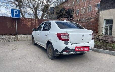 Renault Logan II, 2015 год, 180 000 рублей, 3 фотография