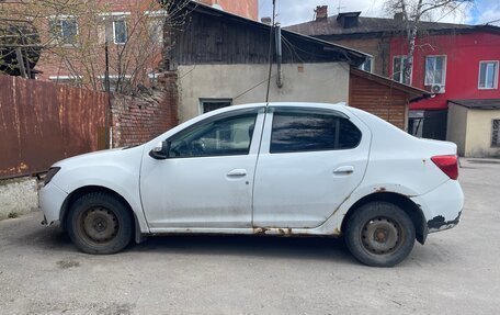 Renault Logan II, 2015 год, 180 000 рублей, 4 фотография