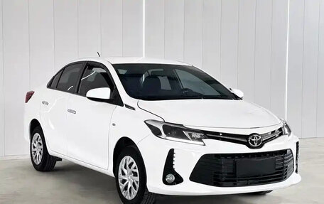 Toyota Vios III, 2023 год, 1 215 000 рублей, 1 фотография