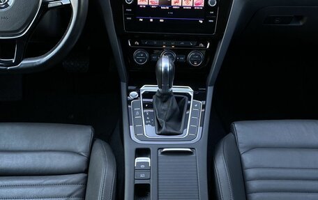 Volkswagen Passat B8 рестайлинг, 2019 год, 2 179 000 рублей, 13 фотография