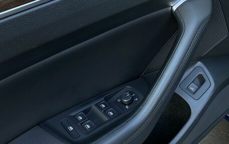 Volkswagen Passat B8 рестайлинг, 2019 год, 2 179 000 рублей, 20 фотография