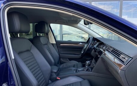 Volkswagen Passat B8 рестайлинг, 2019 год, 2 179 000 рублей, 24 фотография