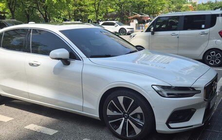 Volvo S60 III, 2024 год, 5 100 000 рублей, 3 фотография