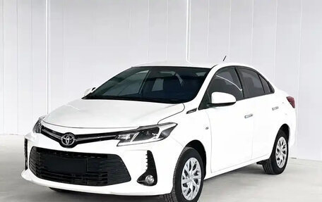 Toyota Vios III, 2023 год, 1 215 000 рублей, 3 фотография