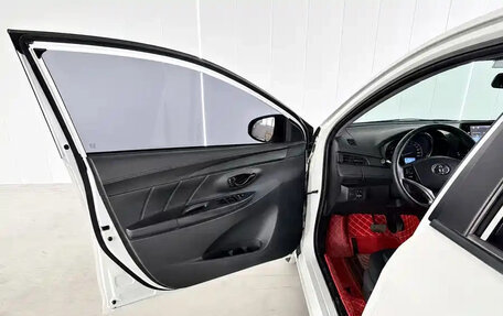 Toyota Vios III, 2023 год, 1 215 000 рублей, 10 фотография