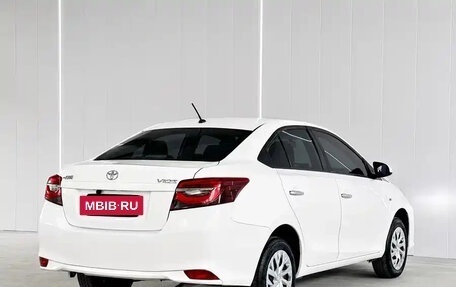 Toyota Vios III, 2023 год, 1 215 000 рублей, 8 фотография