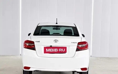 Toyota Vios III, 2023 год, 1 215 000 рублей, 7 фотография