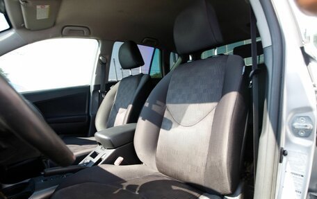 Toyota RAV4, 2010 год, 1 050 000 рублей, 12 фотография