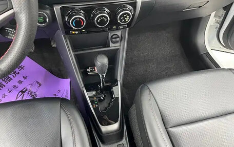 Toyota Yaris XP150 рестайлинг, 2021 год, 942 000 рублей, 15 фотография