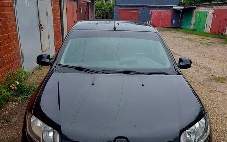 Renault Sandero II рестайлинг, 2015 год, 960 000 рублей, 1 фотография