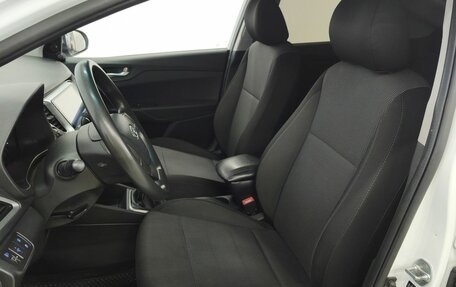 Hyundai Solaris II рестайлинг, 2018 год, 869 000 рублей, 11 фотография