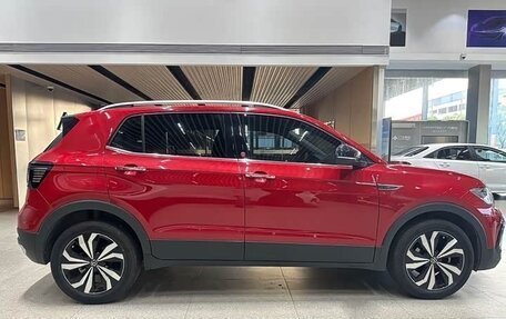 Volkswagen T-Cross I, 2023 год, 1 900 000 рублей, 6 фотография