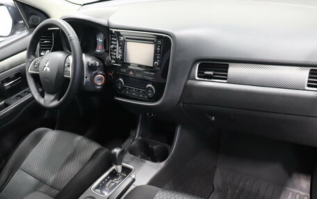 Mitsubishi Outlander III рестайлинг 3, 2014 год, 1 339 000 рублей, 7 фотография