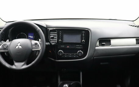 Mitsubishi Outlander III рестайлинг 3, 2014 год, 1 339 000 рублей, 8 фотография
