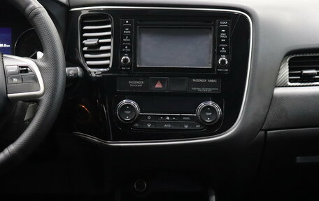 Mitsubishi Outlander III рестайлинг 3, 2014 год, 1 339 000 рублей, 9 фотография
