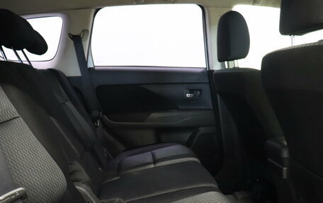 Mitsubishi Outlander III рестайлинг 3, 2014 год, 1 339 000 рублей, 6 фотография