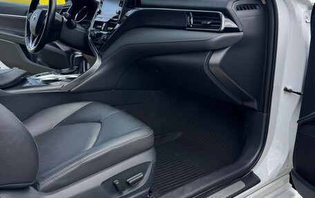 Toyota Camry, 2021 год, 2 390 000 рублей, 10 фотография