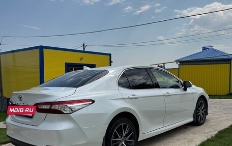 Toyota Camry, 2021 год, 2 390 000 рублей, 7 фотография