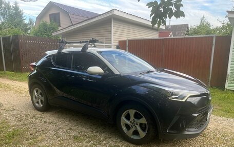 Toyota C-HR I рестайлинг, 2018 год, 1 800 000 рублей, 4 фотография