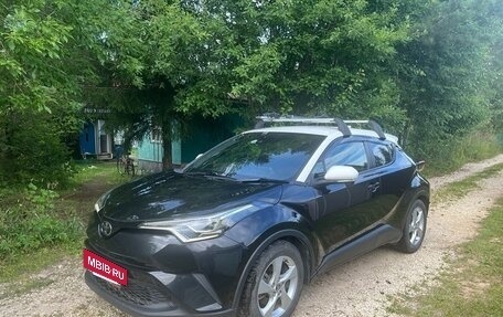Toyota C-HR I рестайлинг, 2018 год, 1 800 000 рублей, 2 фотография