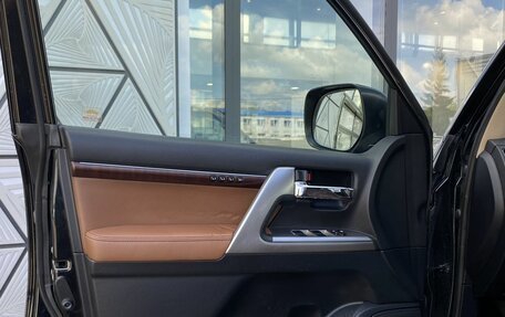 Toyota Land Cruiser 200, 2015 год, 4 439 000 рублей, 21 фотография