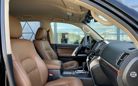 Toyota Land Cruiser 200, 2015 год, 4 439 000 рублей, 27 фотография