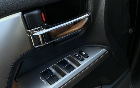 Toyota Land Cruiser 200, 2015 год, 4 439 000 рублей, 22 фотография