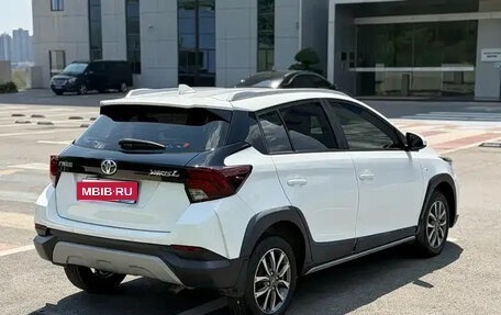 Toyota Yaris, 2022 год, 1 390 000 рублей, 5 фотография