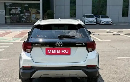 Toyota Yaris, 2022 год, 1 390 000 рублей, 7 фотография