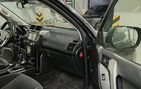 Toyota Land Cruiser Prado 150 рестайлинг 2, 2015 год, 2 300 000 рублей, 8 фотография