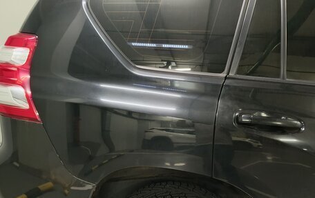 Toyota Land Cruiser Prado 150 рестайлинг 2, 2015 год, 2 300 000 рублей, 16 фотография