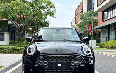 MINI Hatch, 2022 год, 1 640 000 рублей, 2 фотография