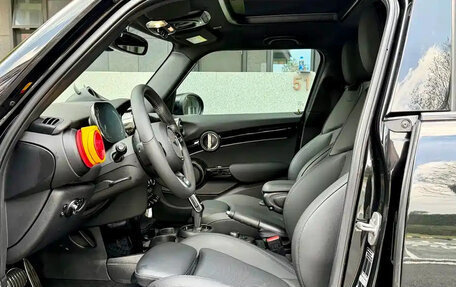MINI Hatch, 2022 год, 1 640 000 рублей, 8 фотография