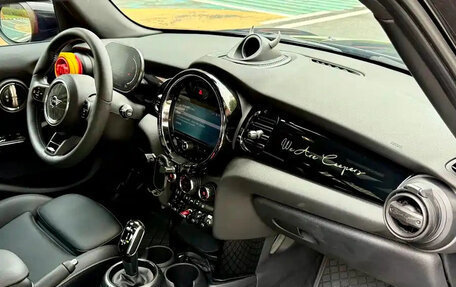 MINI Hatch, 2022 год, 1 640 000 рублей, 11 фотография