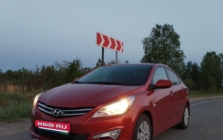 Hyundai Solaris II рестайлинг, 2015 год, 1 050 000 рублей, 9 фотография