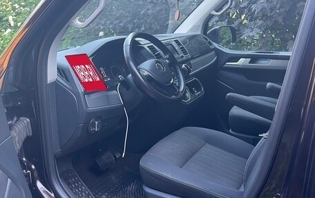 Volkswagen Multivan T6 рестайлинг, 2017 год, 2 700 000 рублей, 3 фотография