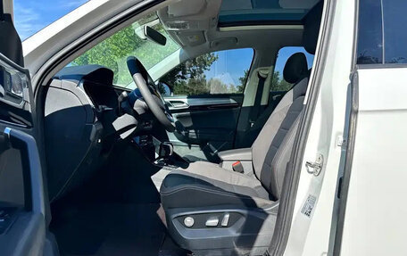 Volkswagen Touran III, 2022 год, 1 700 000 рублей, 8 фотография