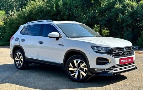 Volkswagen Touran III, 2022 год, 1 700 000 рублей, 3 фотография