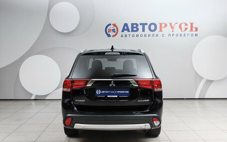 Mitsubishi Outlander III рестайлинг 3, 2018 год, 1 899 000 рублей, 4 фотография