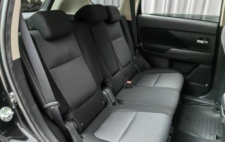 Mitsubishi Outlander III рестайлинг 3, 2018 год, 1 899 000 рублей, 9 фотография