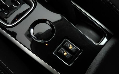 Mitsubishi Outlander III рестайлинг 3, 2018 год, 1 899 000 рублей, 18 фотография