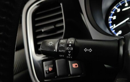 Mitsubishi Outlander III рестайлинг 3, 2018 год, 1 899 000 рублей, 21 фотография