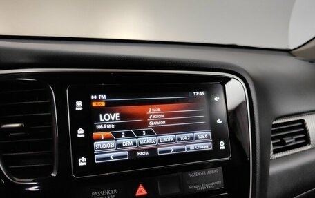 Mitsubishi Outlander III рестайлинг 3, 2018 год, 1 899 000 рублей, 14 фотография