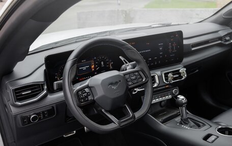 Ford Mustang, 2023 год, 5 990 000 рублей, 4 фотография